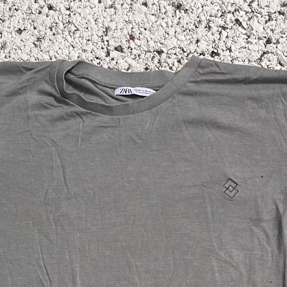 FREE ❗️Zara grey short sleeve tee - Picture 3 of 3